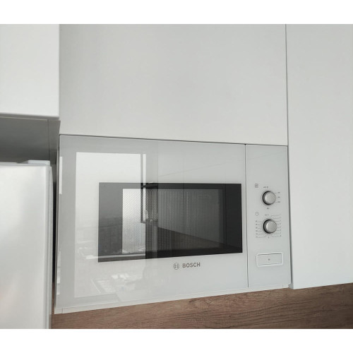 Встраиваемая микроволновая печь Bosch BFL520MW0